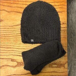 Barefoot Dreams Black Plush Beanie with Matching Socks